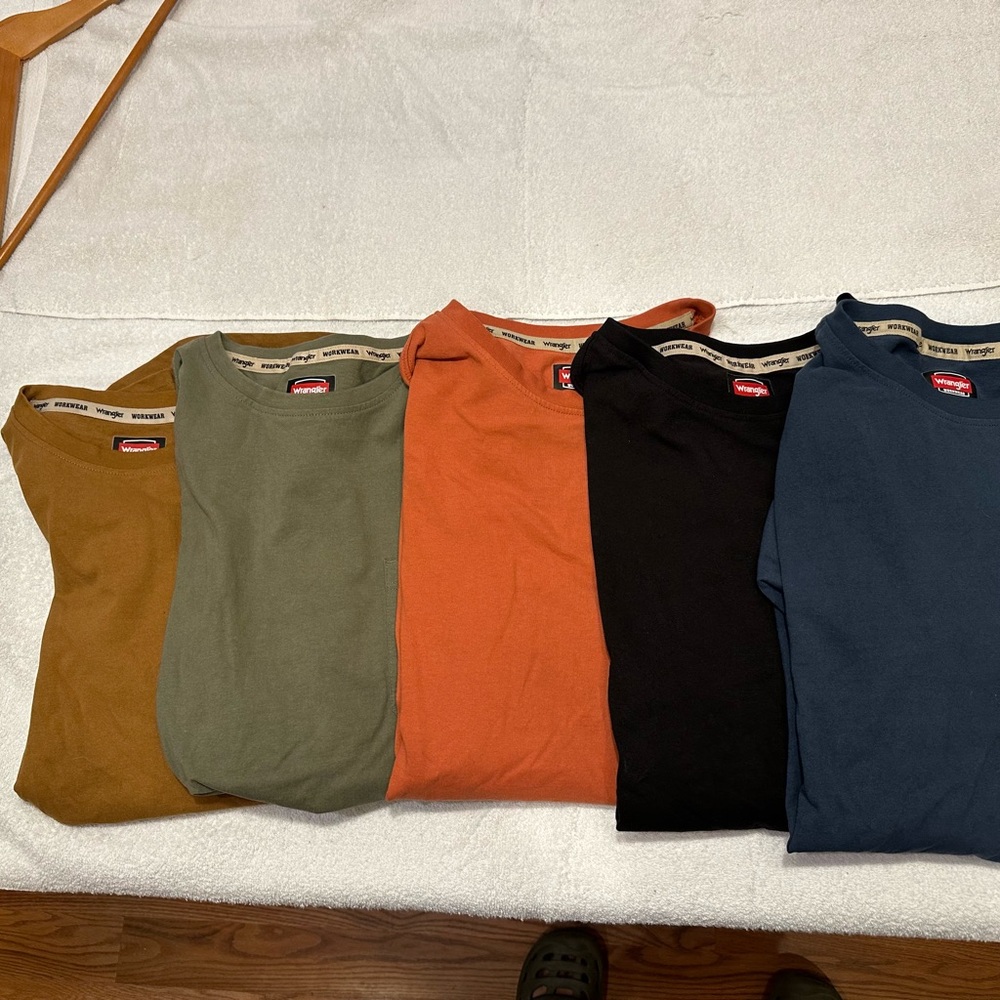Men's Wrangler Workwear Short Pocket T-shirt Bundle - 5 shirts, various colors